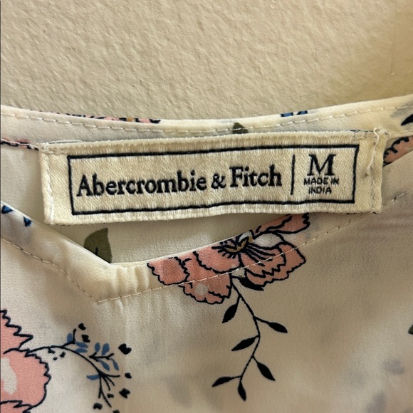 Abercrombie & Fitch White and Pink Floral Blouse - Picture 2 of 6